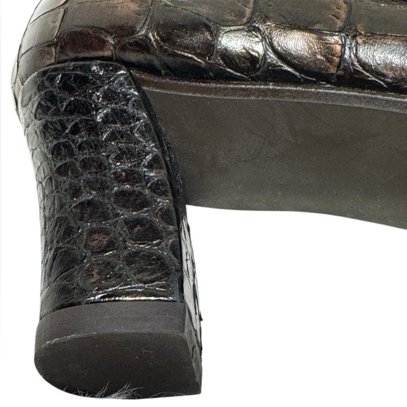 STUART WEITZMAN classic pump size 8.5 embossed heel croc leather slight metallic - Picture 3 of 7